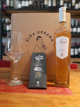 Combo Nuri Rosado de Malbec + Chocolate 70 % Cacao + Copa